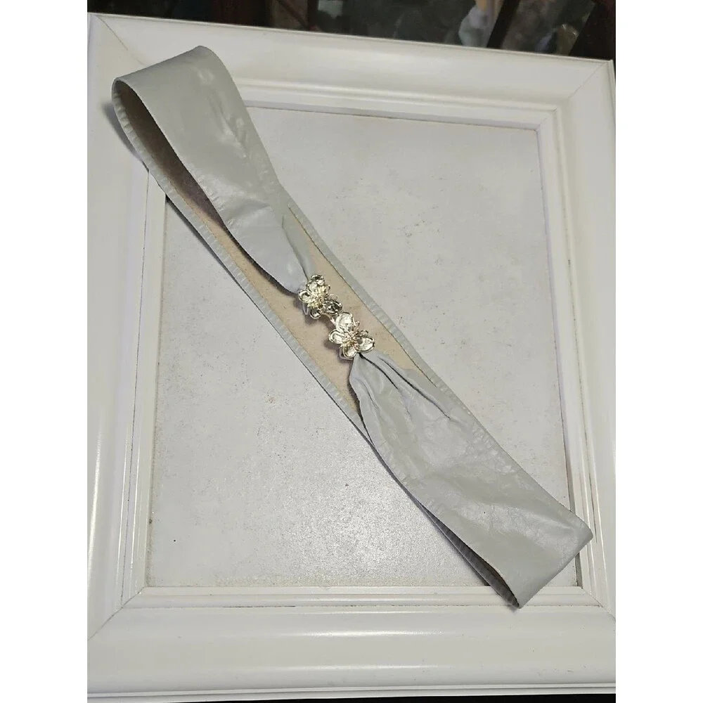 Gray Leather Belt With Silver Tone Butterfly Clasp Small/Medium